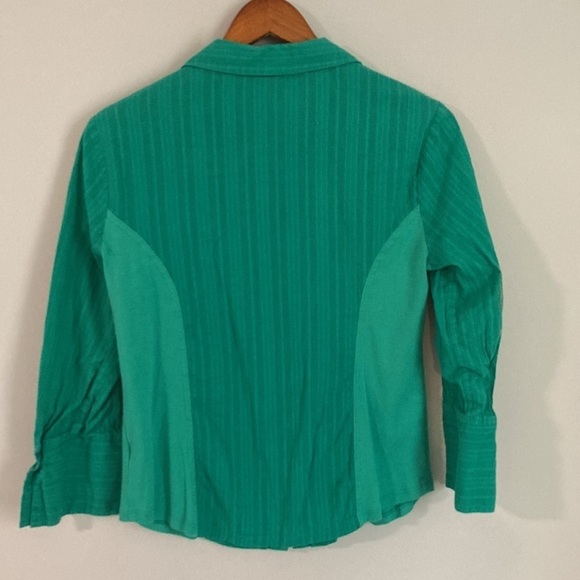 Elementz M Green Blouse🍀 - Picture 8 of 8